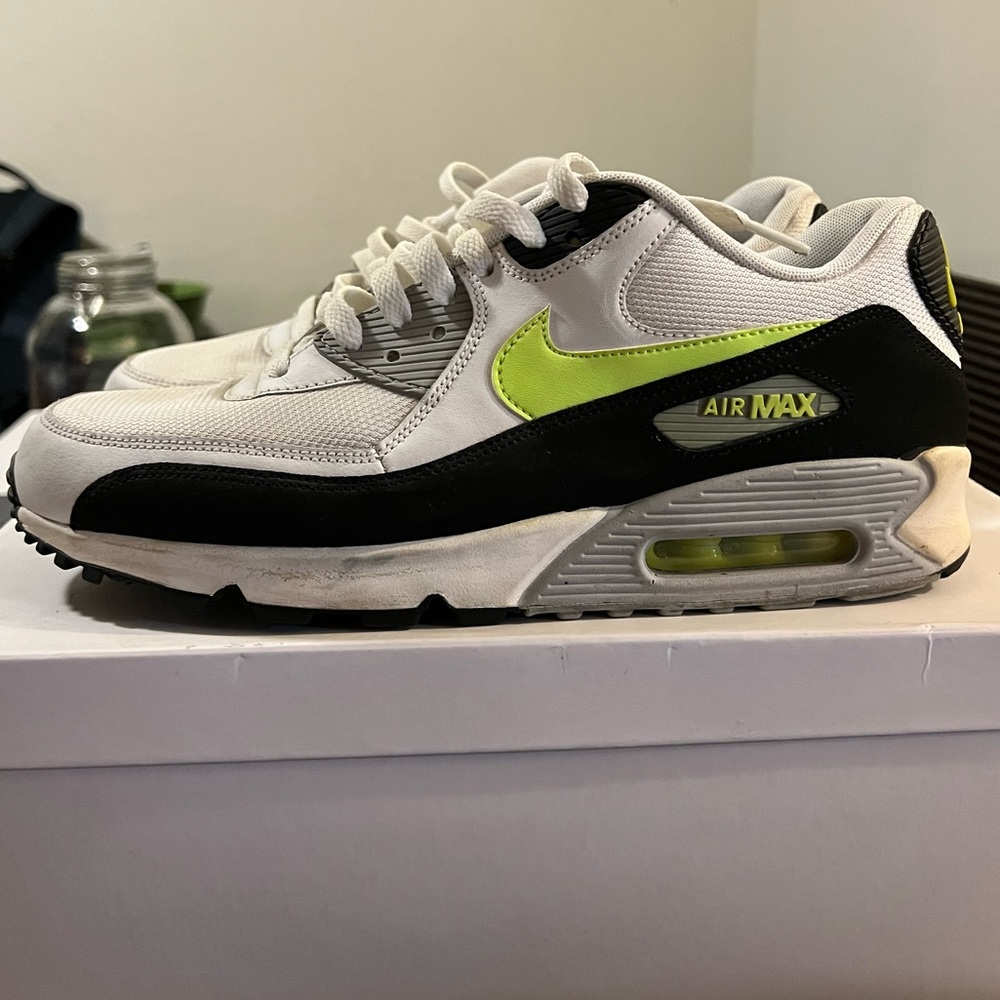 Nike AirMax 90’. Size 11